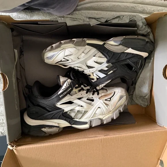 Balenciaga Beige and Black Athletic Shoes - Picture 3 of 7